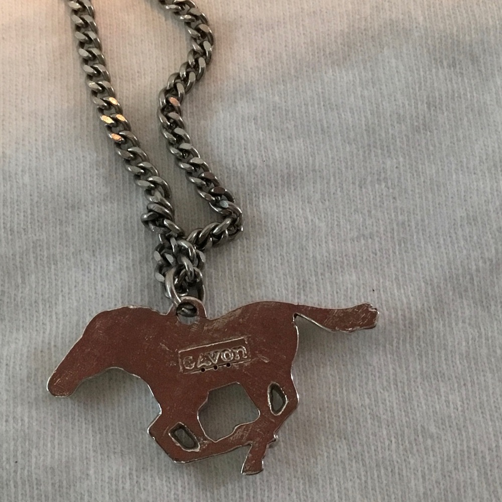 Vintage Avon Men’s Silver Tone Mustang, Bronco Horse Necklace - Picture 4 of 4